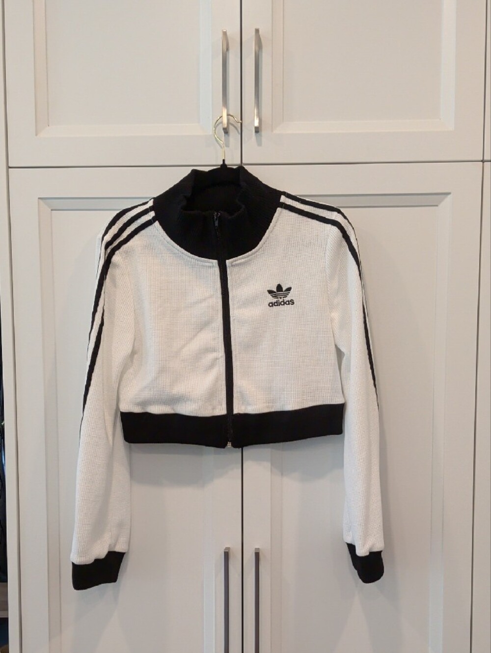 BNWOT Adidas White and Black Cropped Bomber Zip Top - Picture 3 of 6